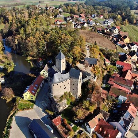 Ferienwohnung und Sommerhaus unter der Burg Falkenberg  Exterior foto