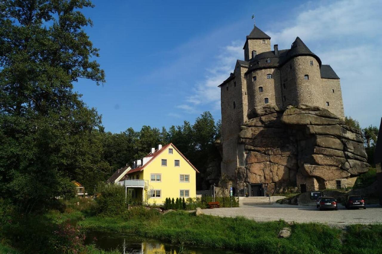 Ferienwohnung und Sommerhaus unter der Burg Falkenberg  Exterior foto