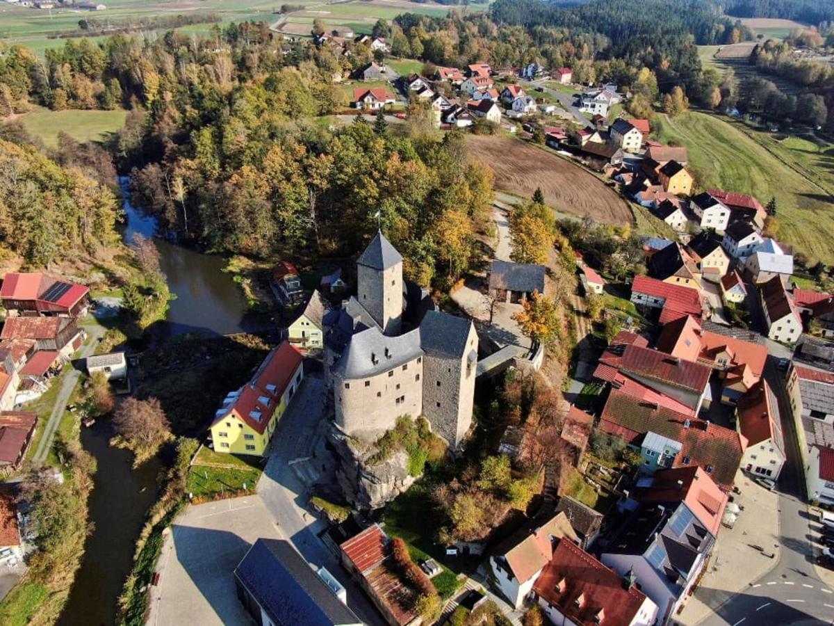 Ferienwohnung und Sommerhaus unter der Burg Falkenberg  Exterior foto